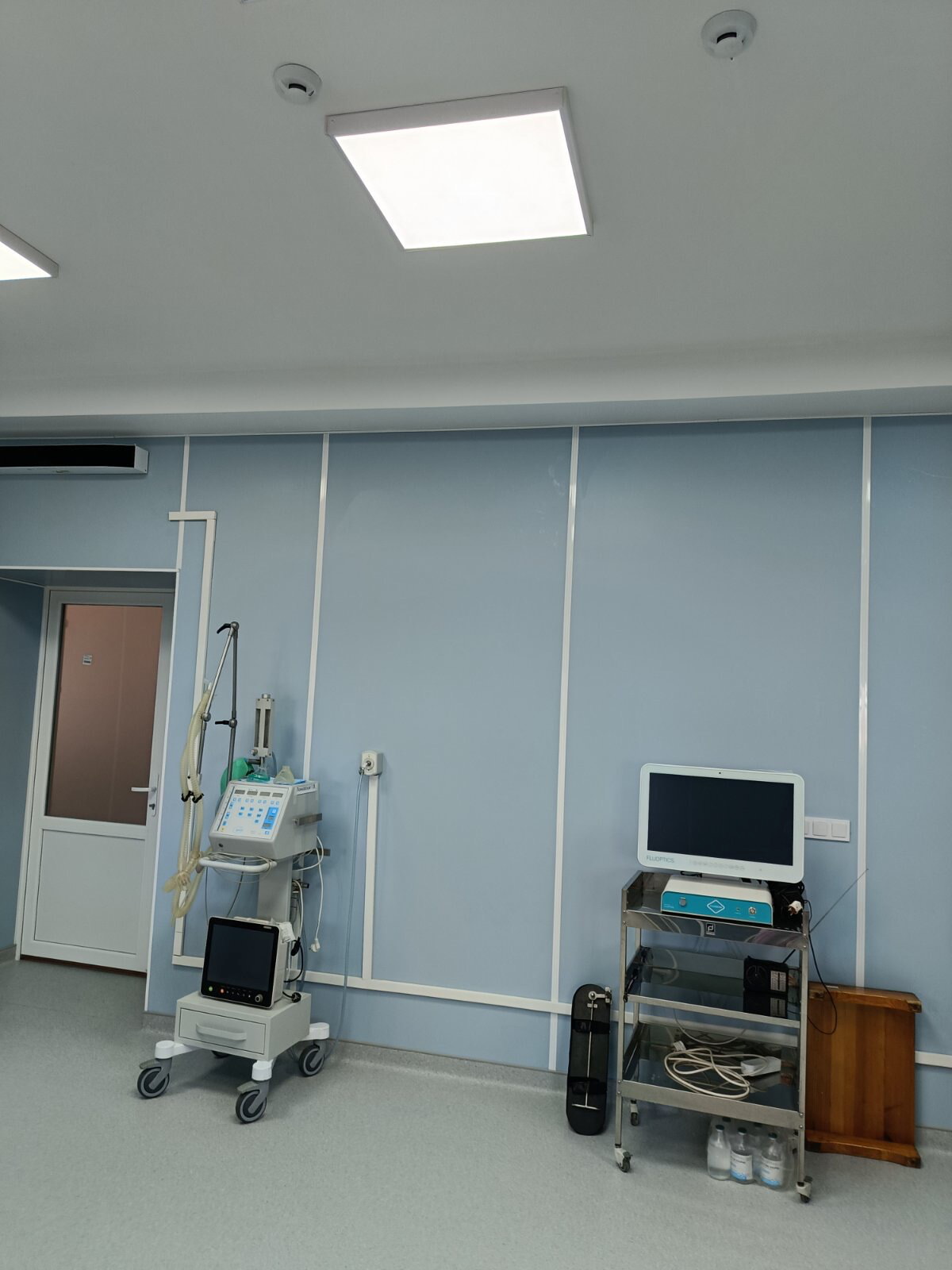 Стіна чистого приміщення